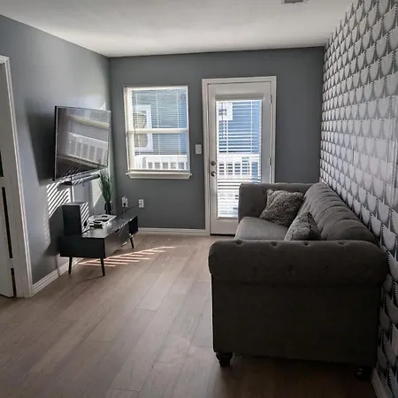Cozy 2B Apartment Near Uofh And Tsu!